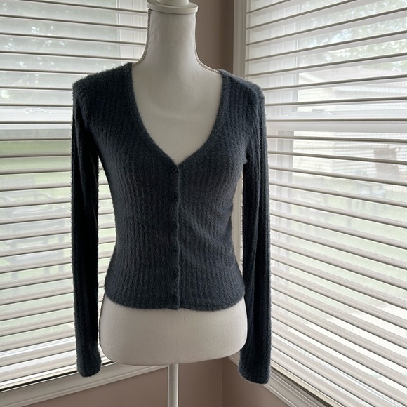 Hollister Sweaters - NWT Hollister Cozy Button-Down Cardigan